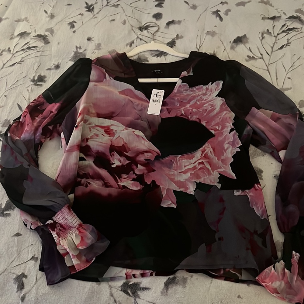 NWT: Express Floral V-Neck Blouse